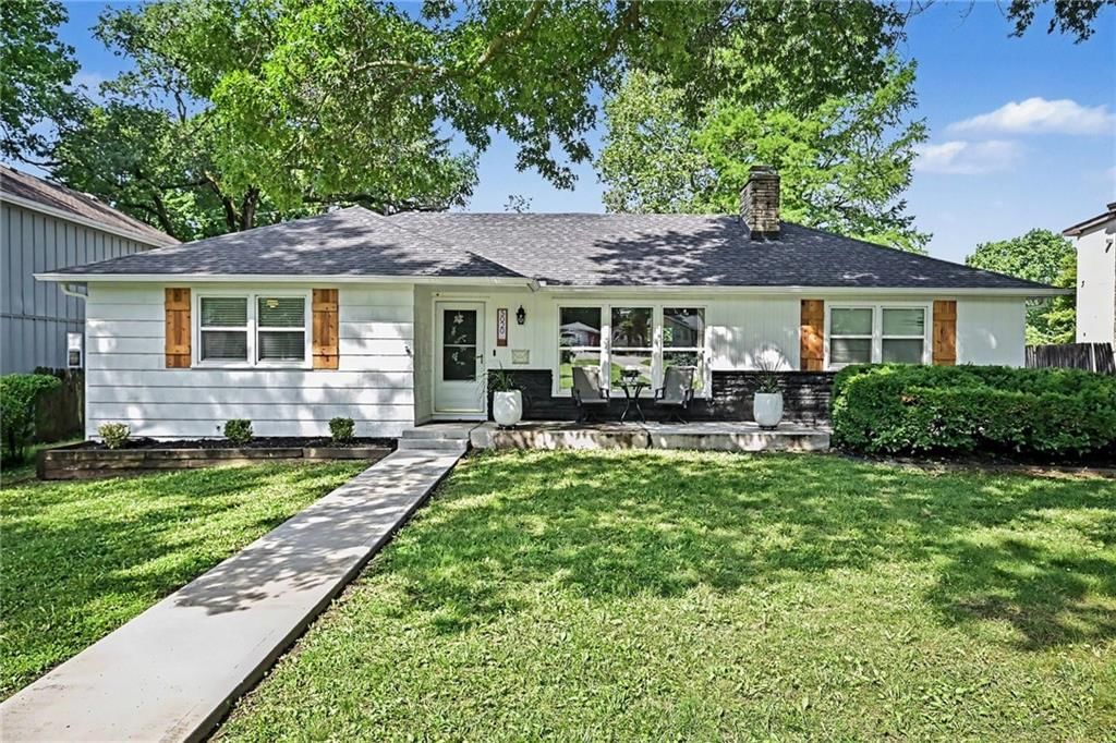 5020 Clark Drive, Roeland Park, KS