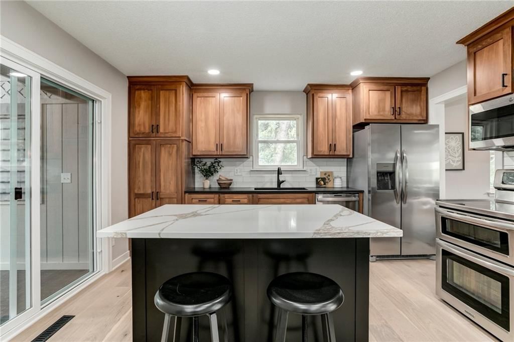 6906 Brownridge Drive — photo 9