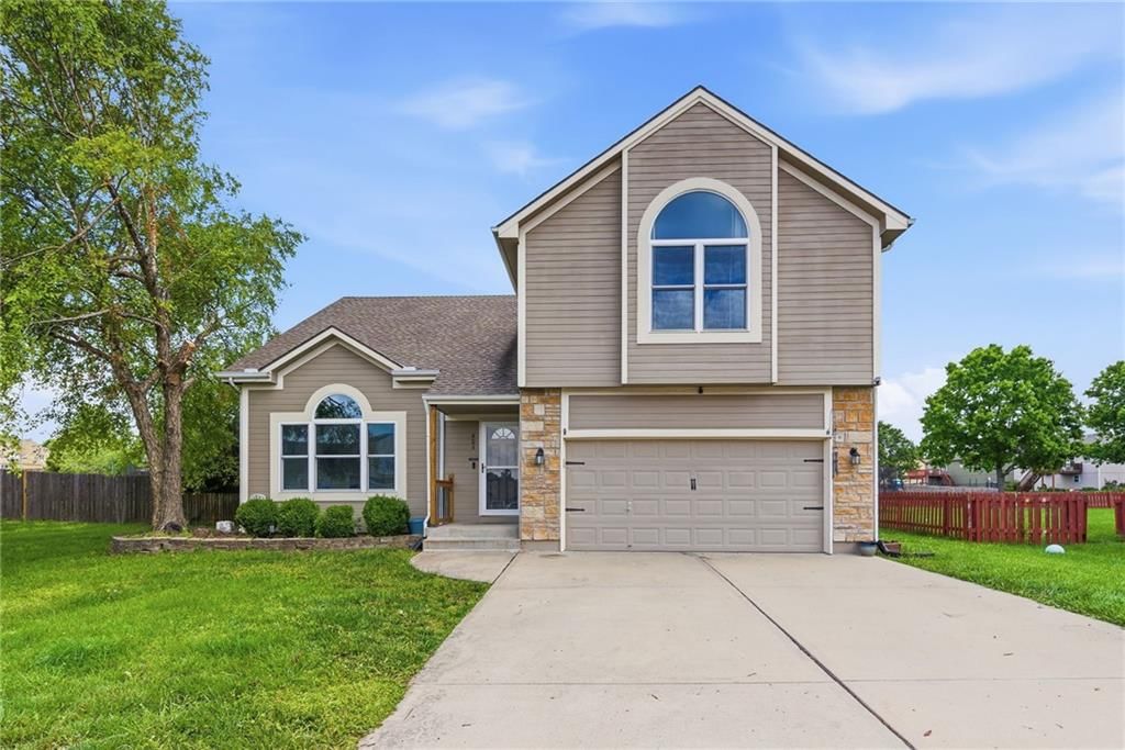 603 Mayberry Court, Raymore, MO