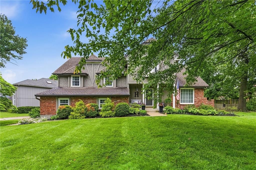 2229 W 121st Street, Leawood, KS