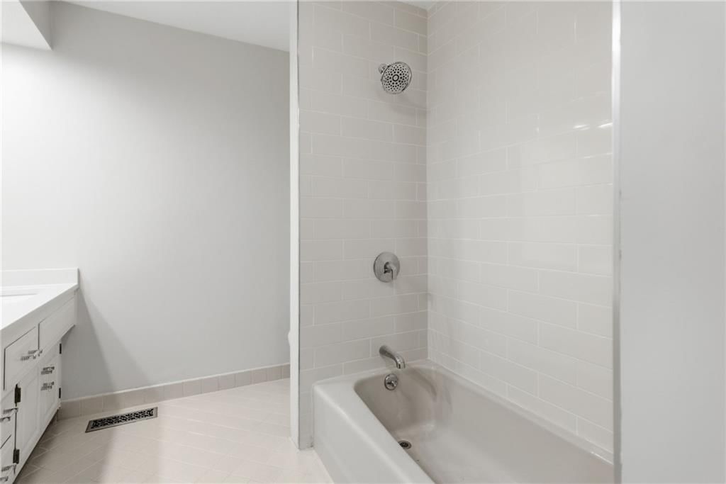 5204 W 112TH Street — photo 18