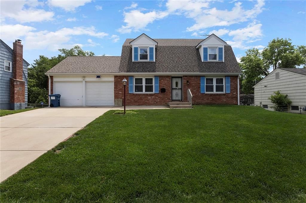 9931 Woodson Drive, Overland Park, KS