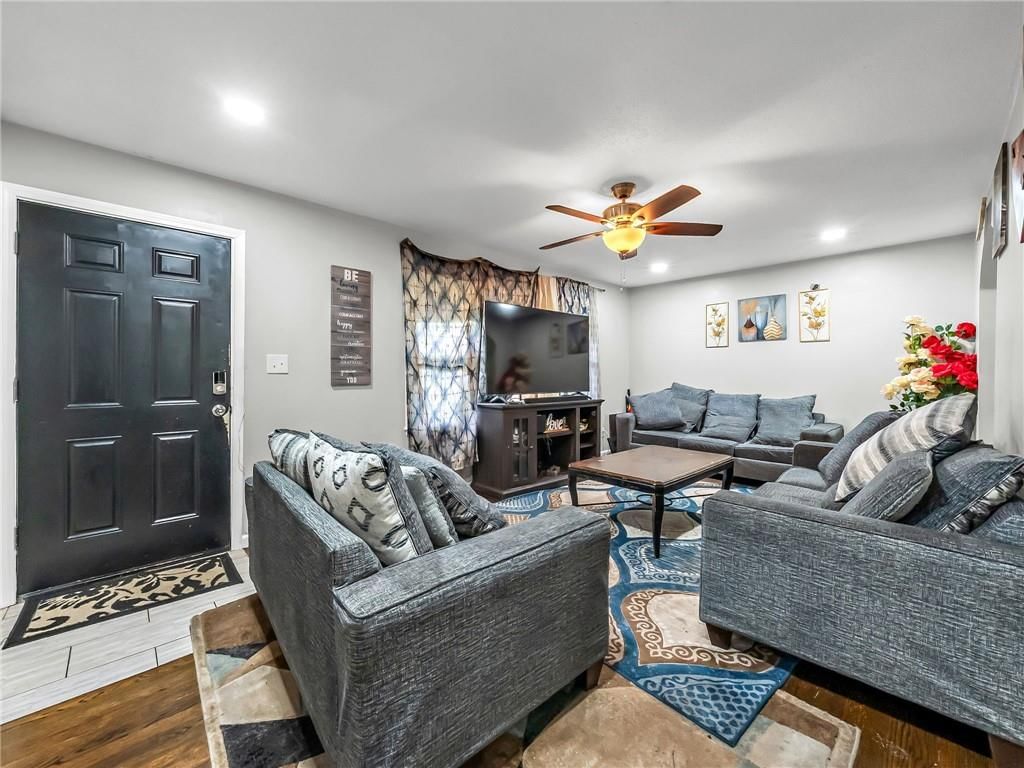 11805 Fuller Avenue — photo 4