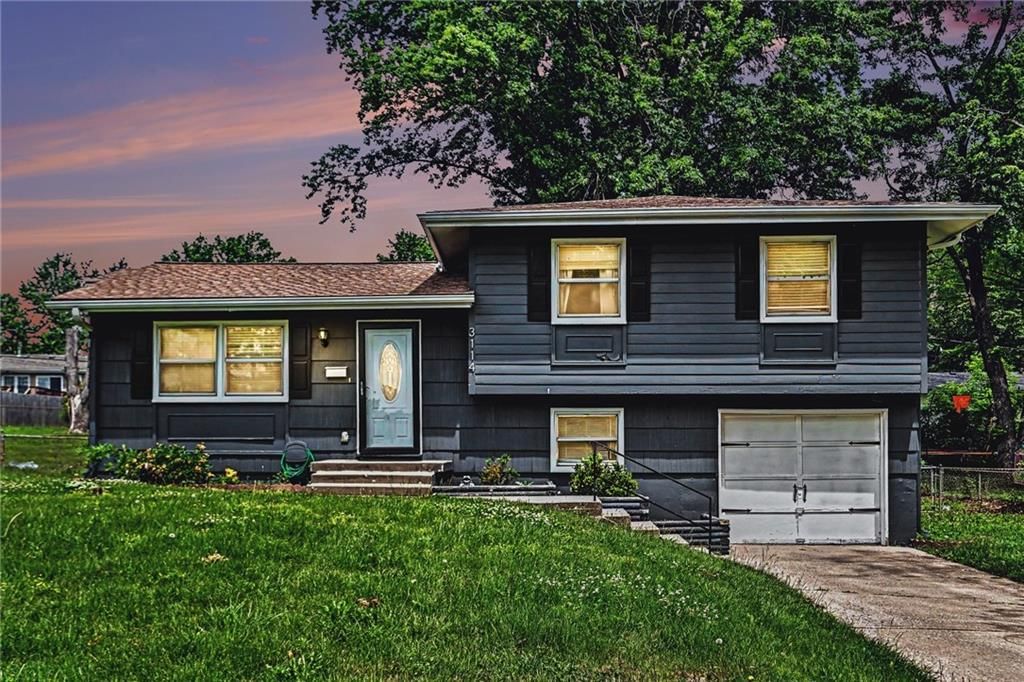 3114 NE 66th Street, Gladstone, MO