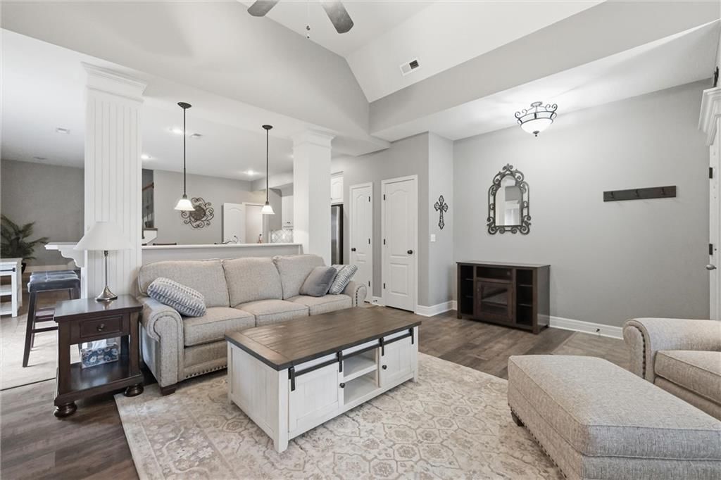 15624 W 61st Street — photo 4