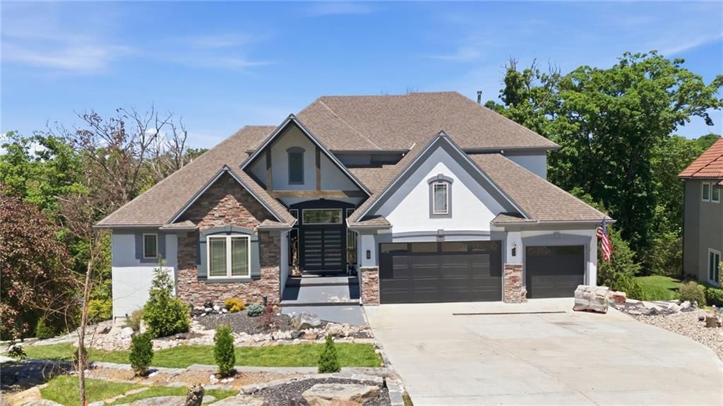 341 NW Thoreau Circle, Lee's Summit, MO