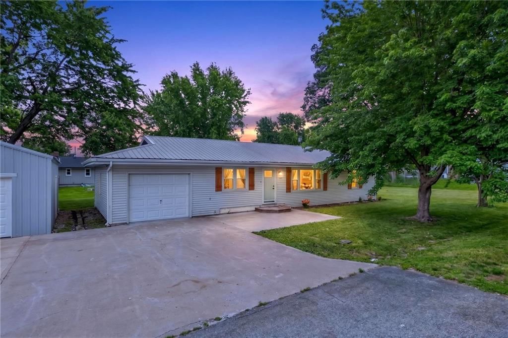 105 E Meadowbrook Court, Polo