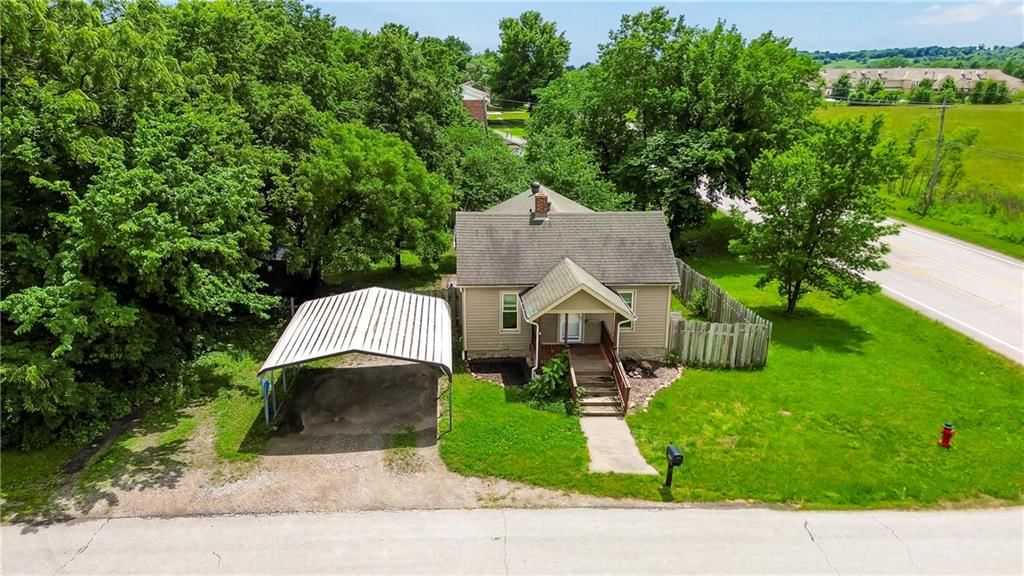 104 E 6th Street, Tonganoxie, KS