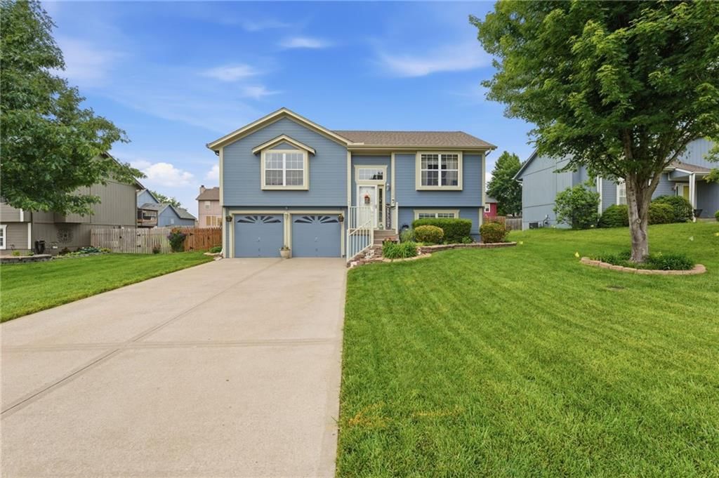 1308 Bradford Drive, Greenwood, MO