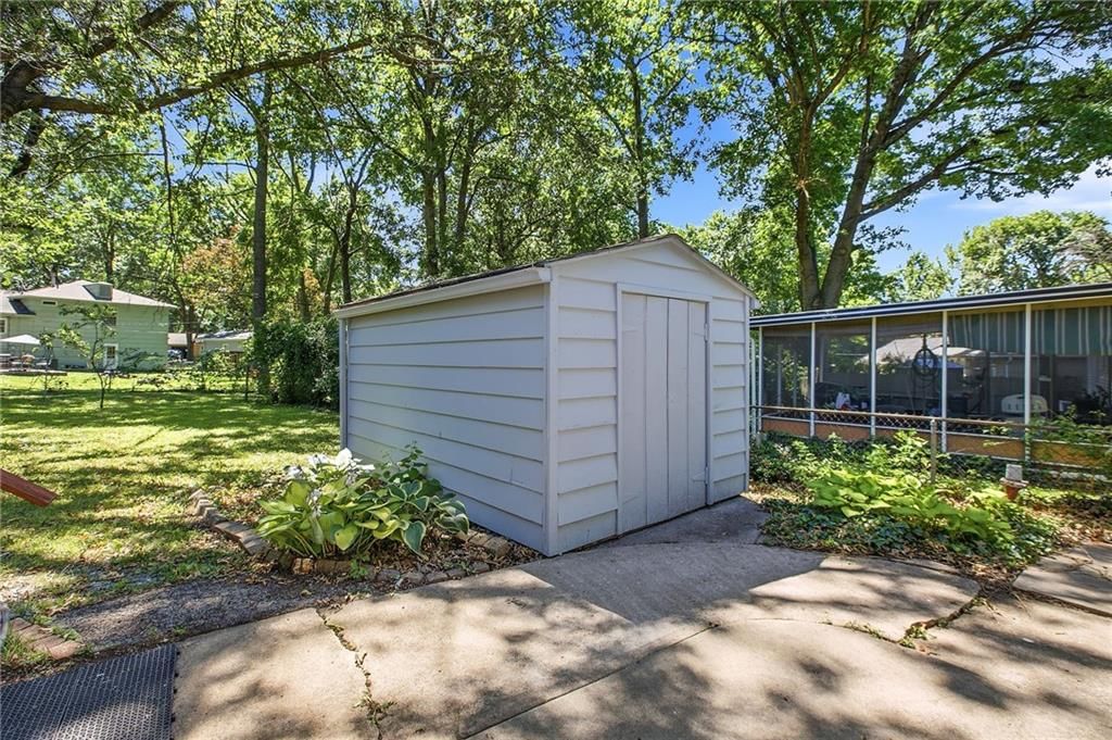 7915 Evanston Street — photo 32