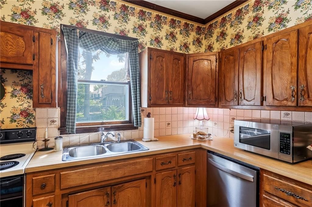 406 E Arthur Street — photo 41