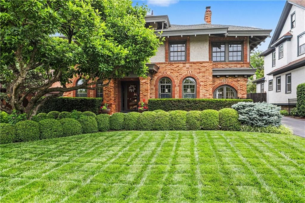 7225 Ward Parkway, Kansas City, MO