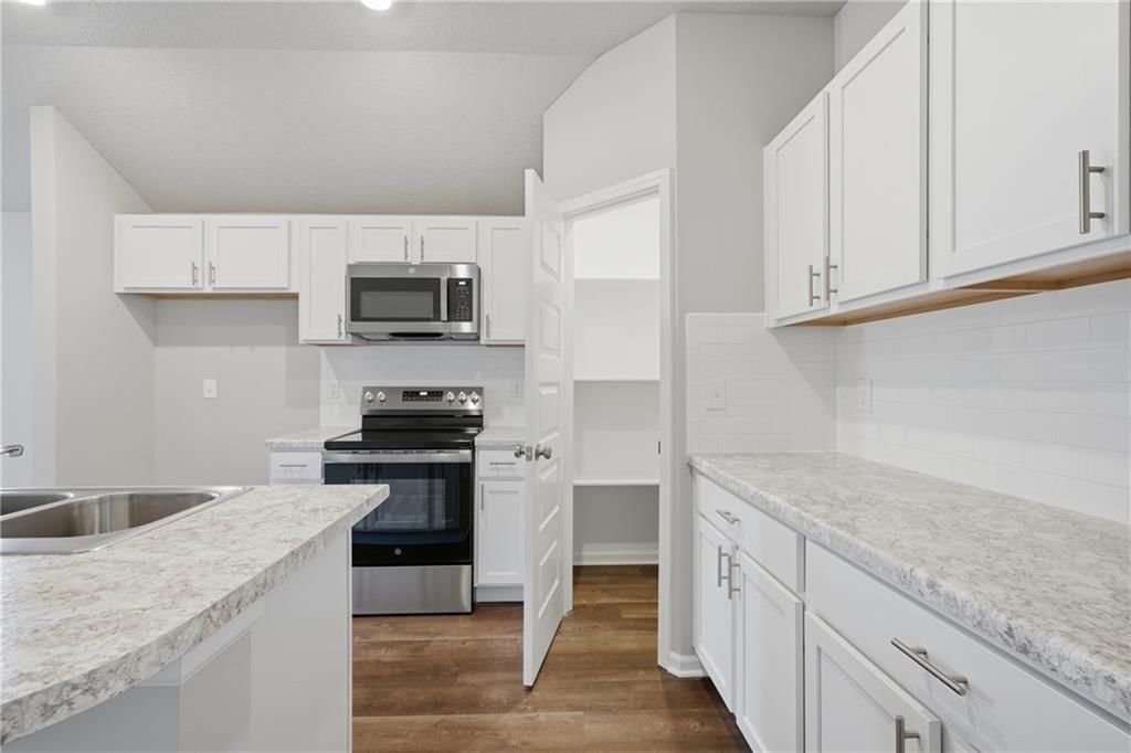 843 N Pear Street — photo 9