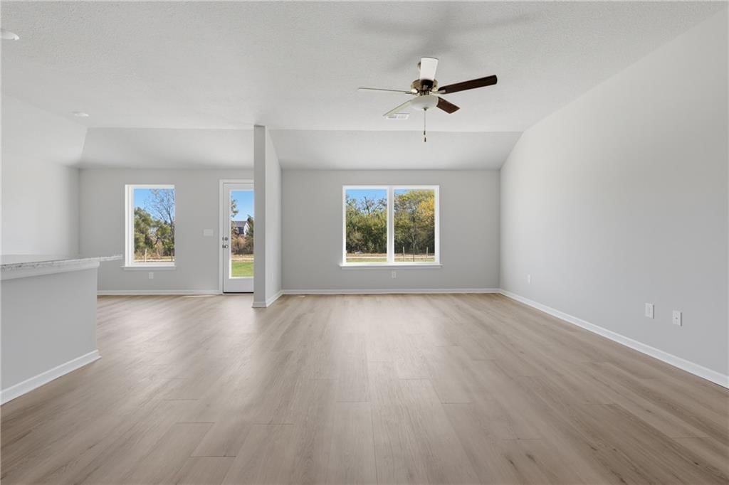 851 N Pear Street — photo 4