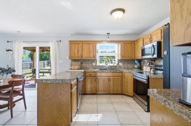 4301 NW Cortland Drive — photo 8