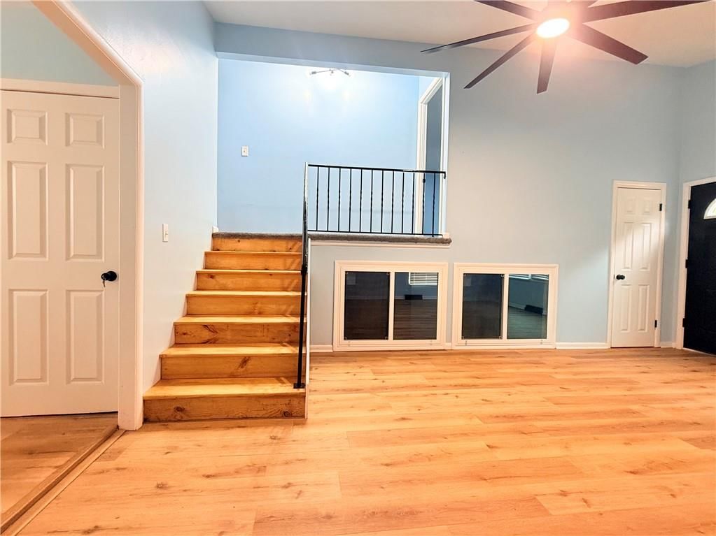 11221 Herrick Avenue — photo 4