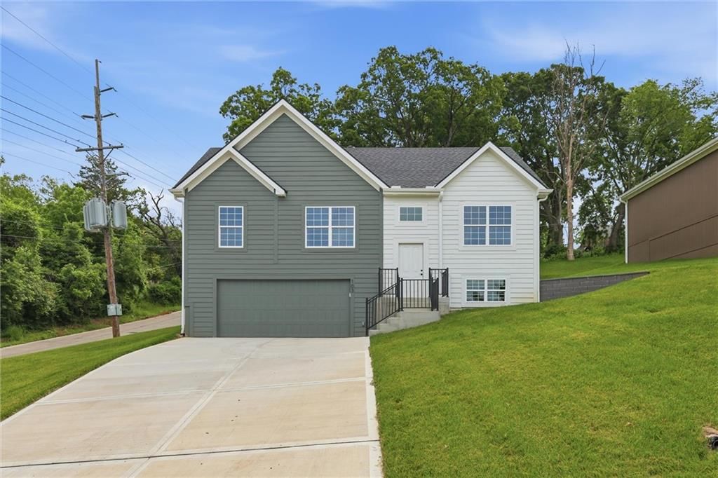 103 S High Street, Sugar Creek, MO