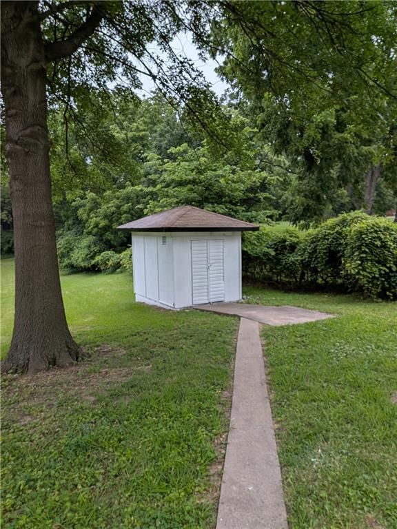 2806 N River Boulevard — photo 11