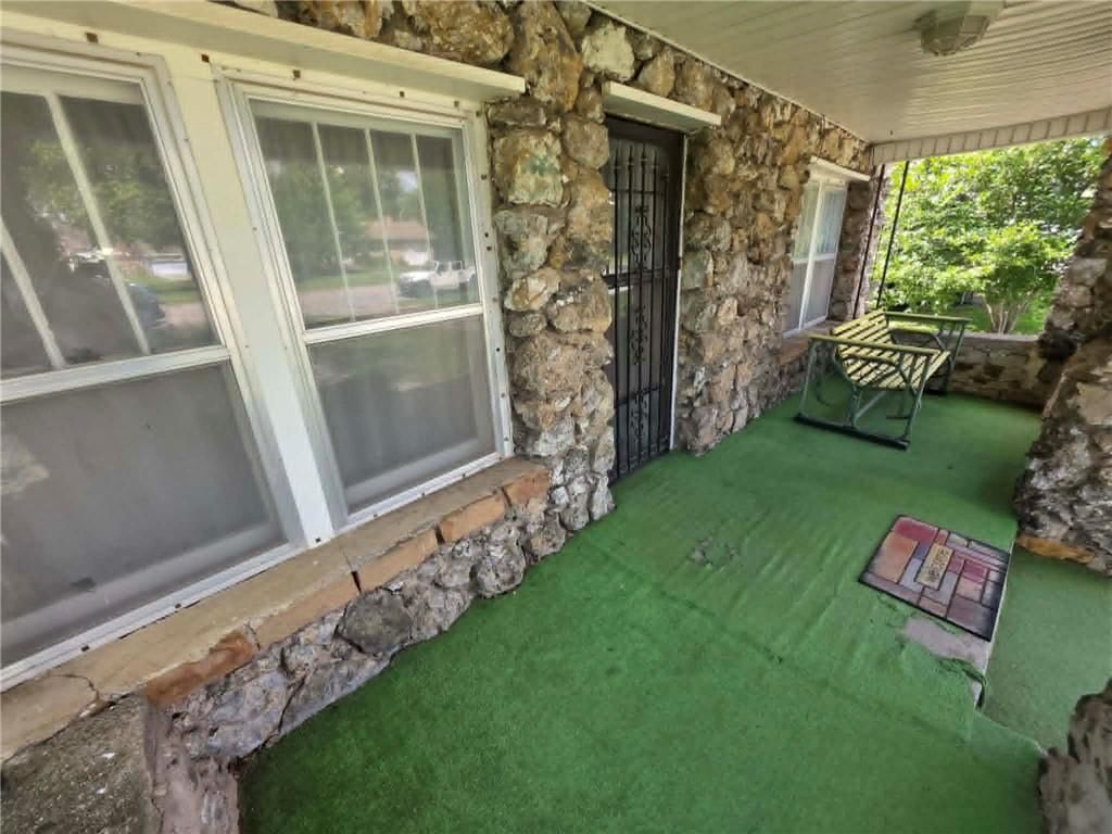 527 S Kansas Avenue — photo 3