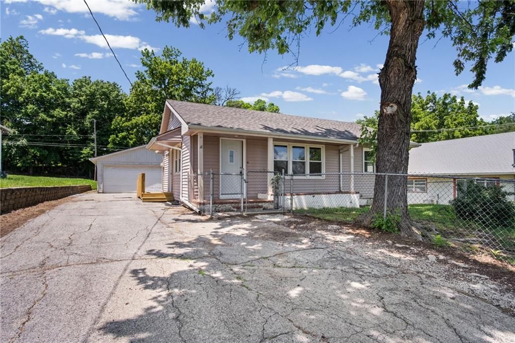 1605 S 6th Street, Atchison