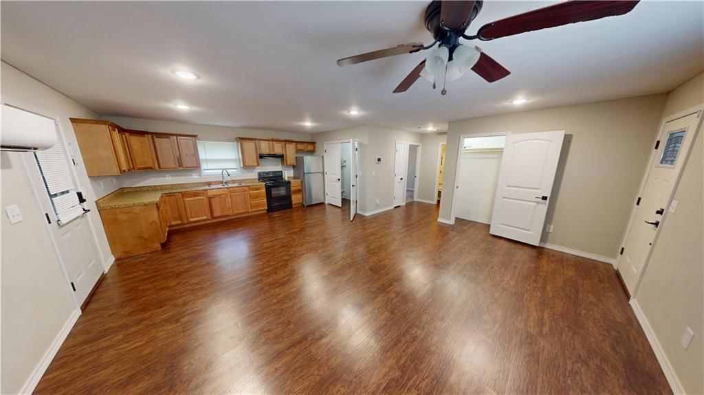 320 E Allison Street — photo 6