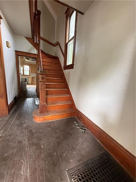 1105 Commercial Street — photo 1