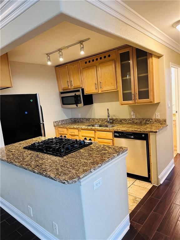 700 E 8th Street — photo 1