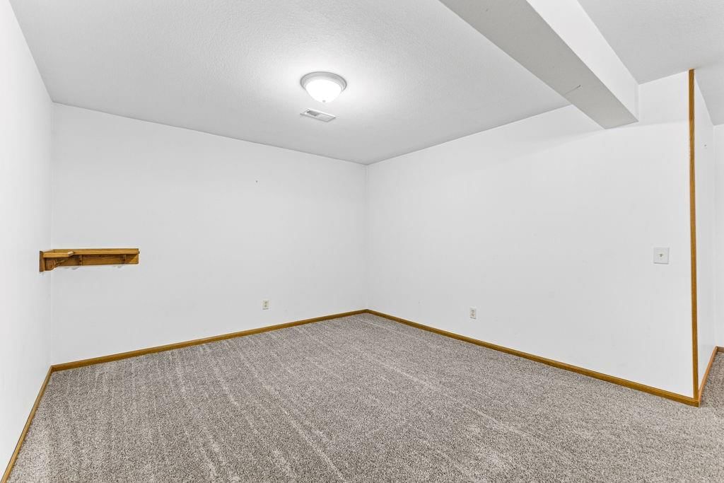 403 N Leonard Road — photo 42