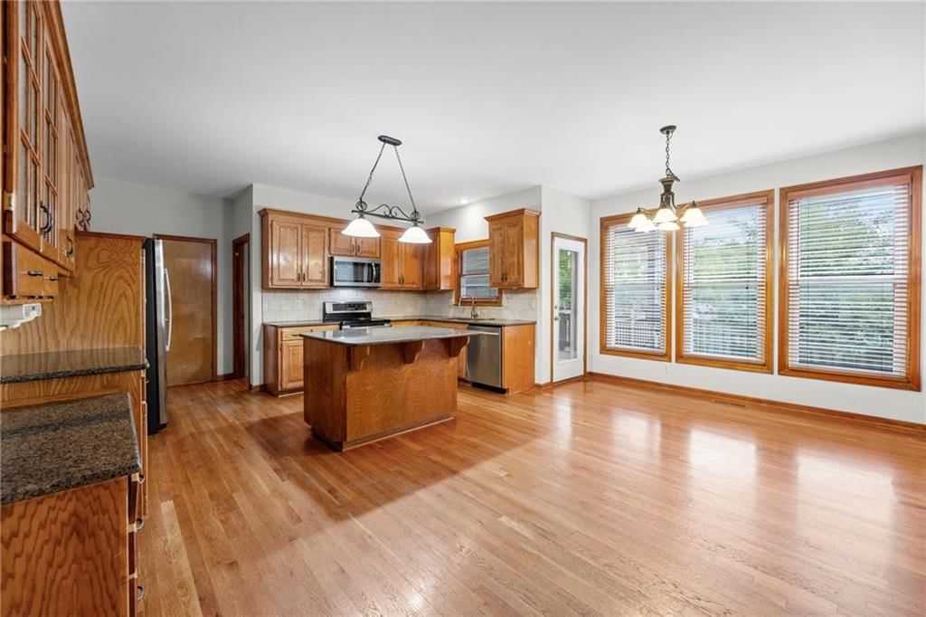 16505 W 80th Terrace — photo 3