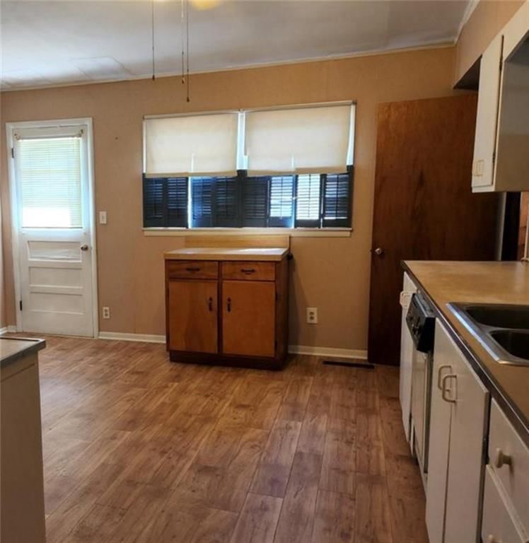 405 E Colt Street — photo 8