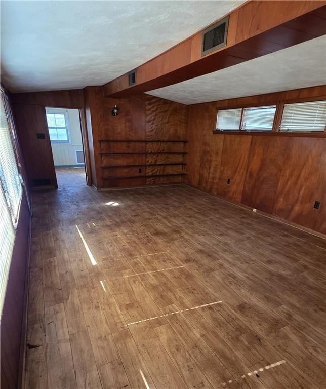 405 E Colt Street — photo 10