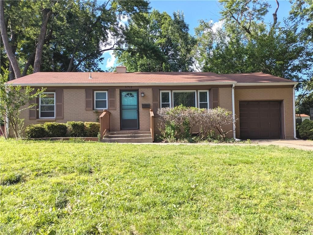 6712 W 72nd Street, Overland Park, KS