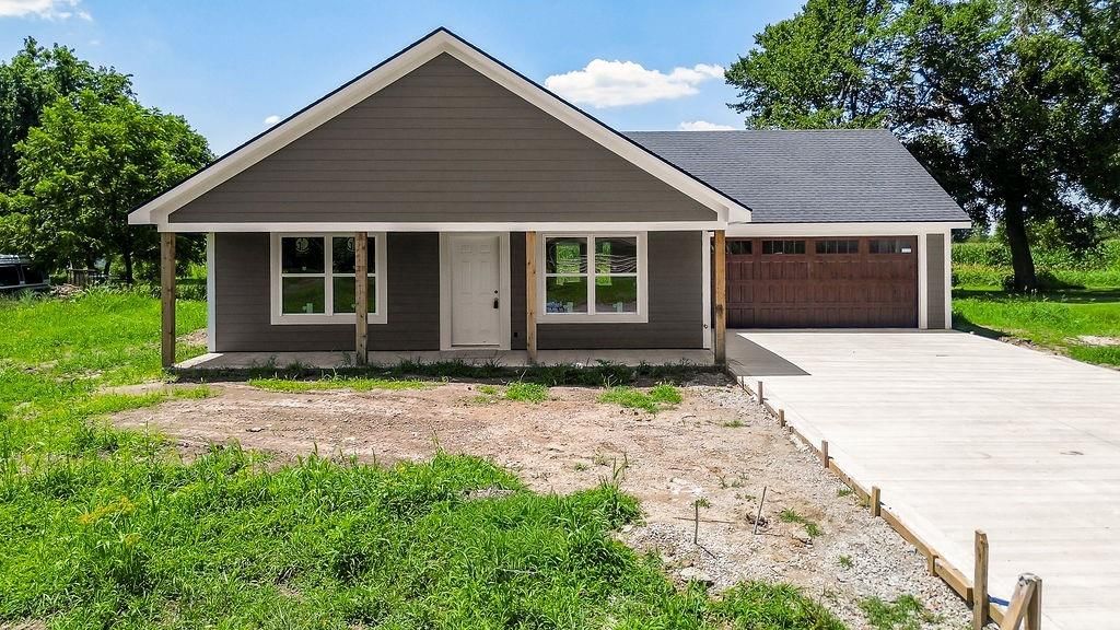 301 N Pennsylvania Street, East Lynne, MO