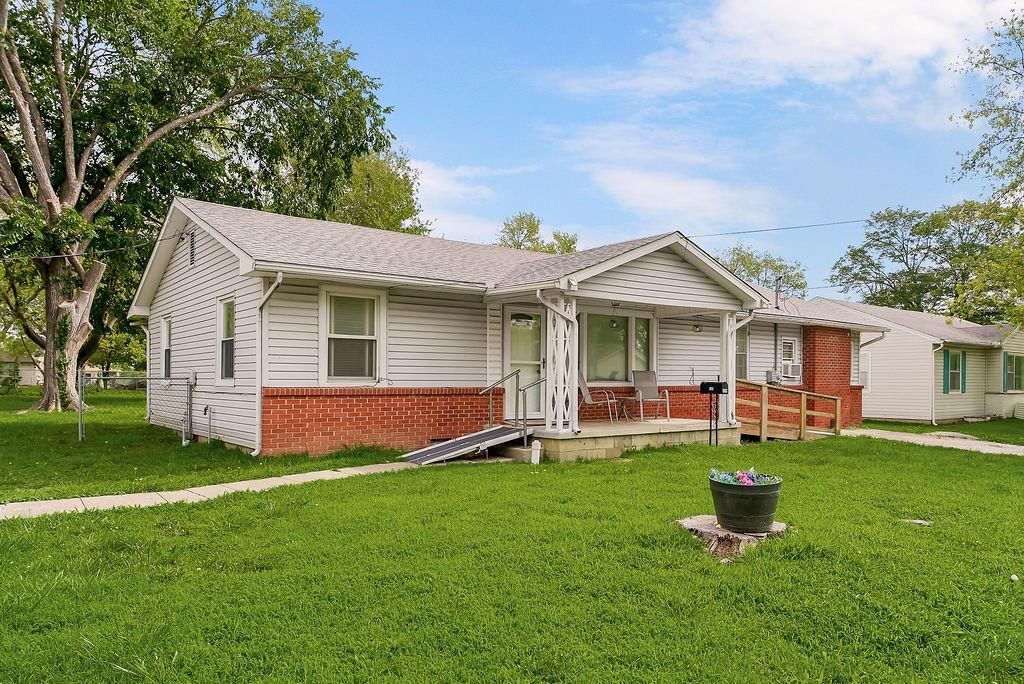 104 W Park Street, Butler