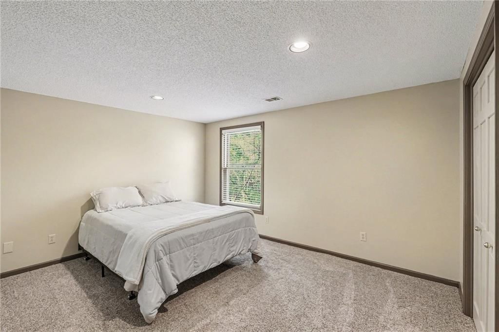 2401 SW Whispering Creek Court — photo 32