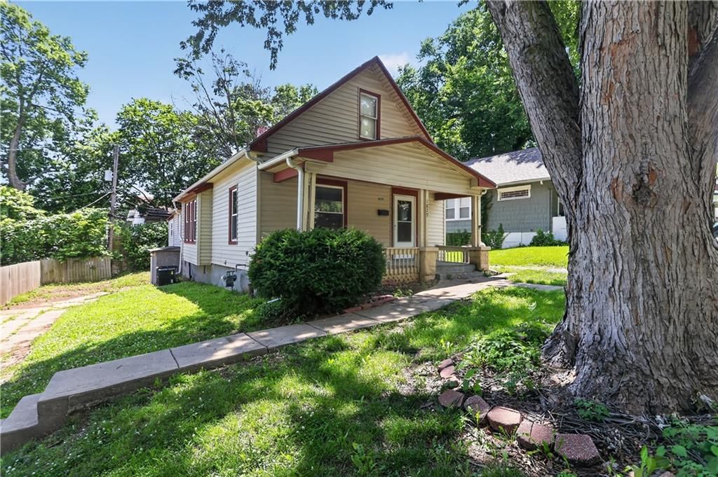 1829 Oakland Avenue — photo 5