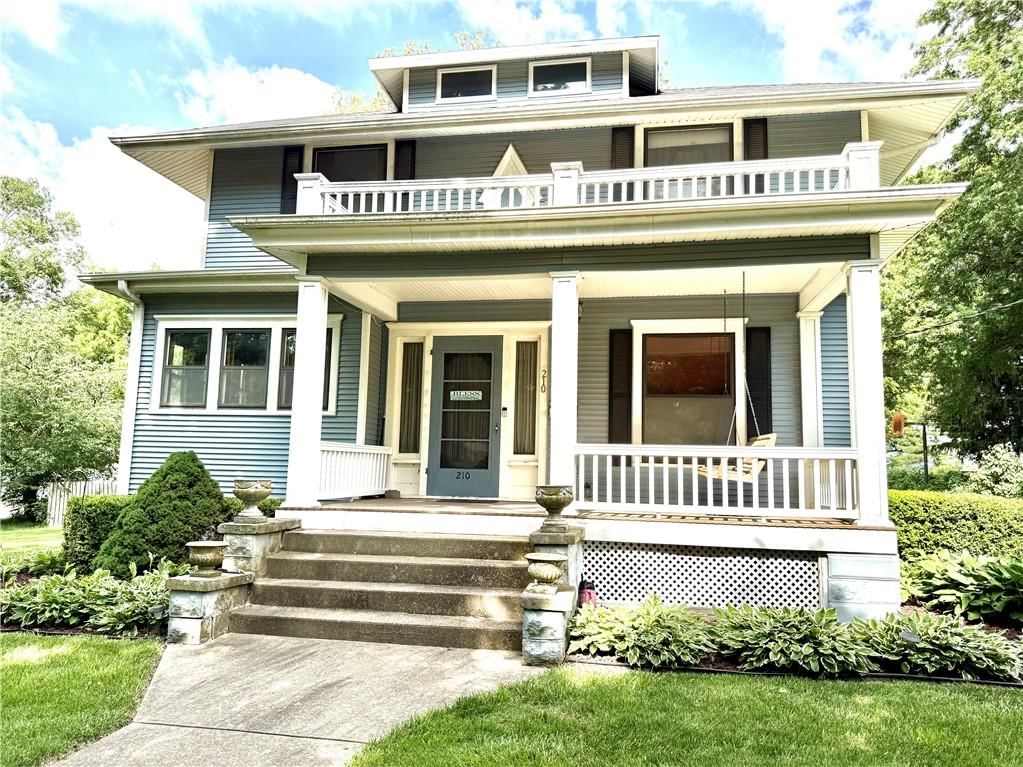 210 N Grand Avenue, Maryville
