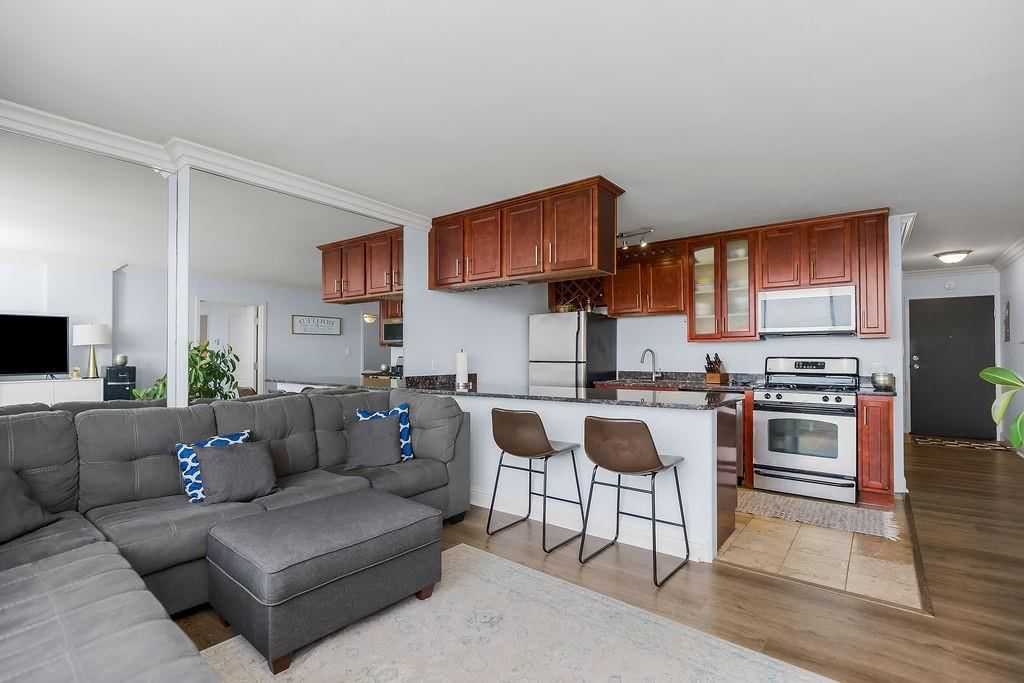 700 E 8th Street — photo 10