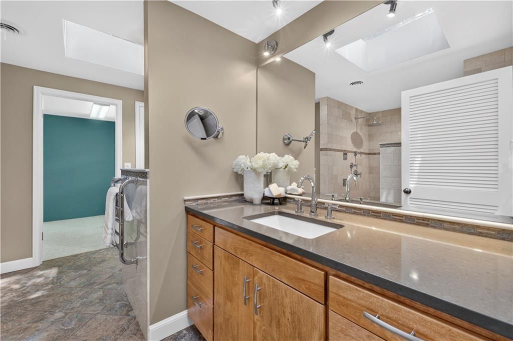 829 W 54th Terrace — photo 33