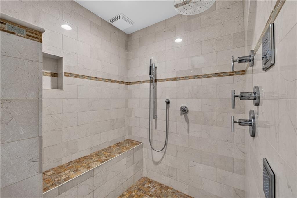 829 W 54th Terrace — photo 34