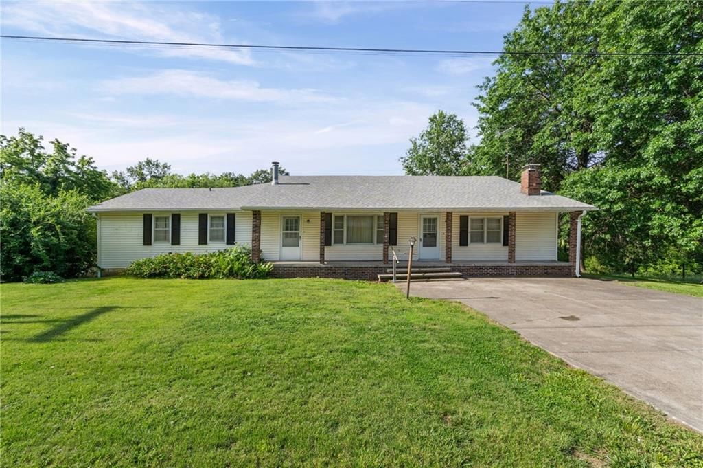 503 Hallar Avenue — photo 1