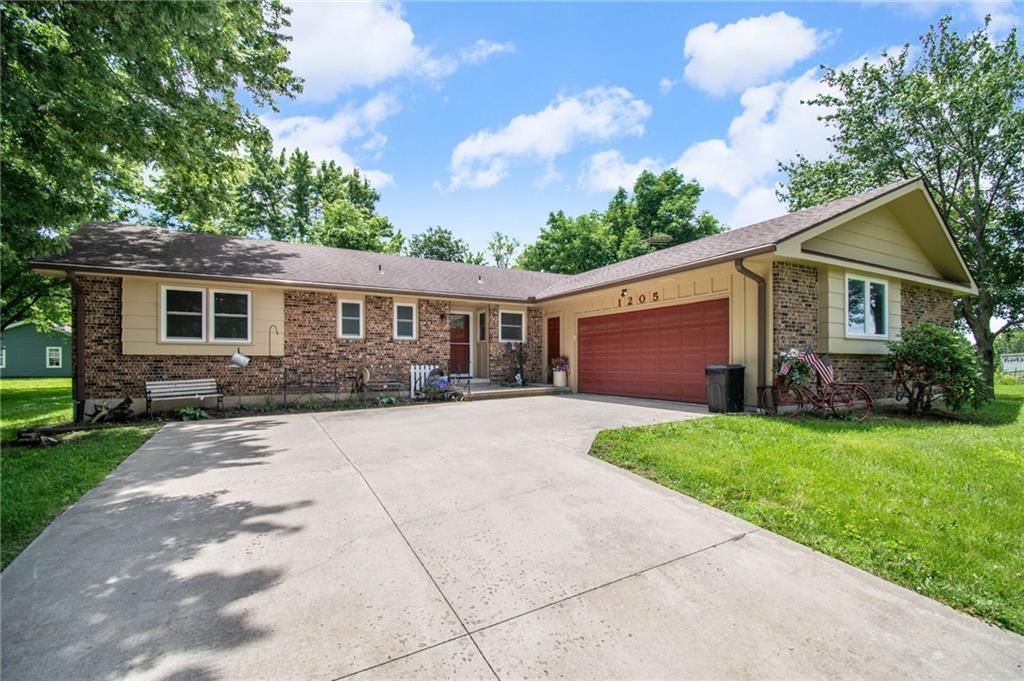 1205 W 5th Terrace, Cameron