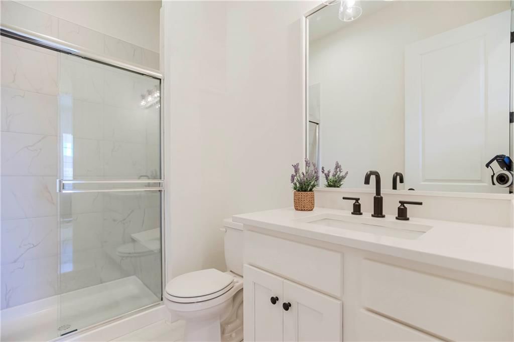 15837 Buena Vista Street — photo 28