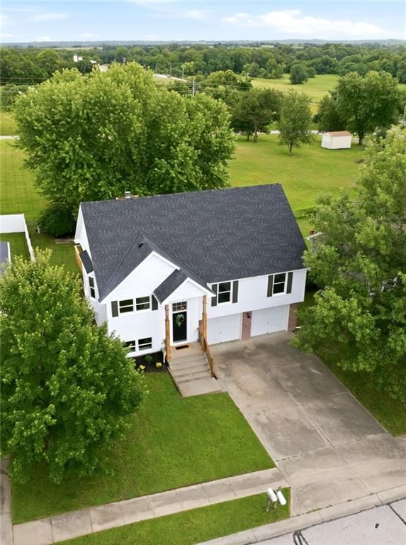 207 Parkway Drive — photo 2