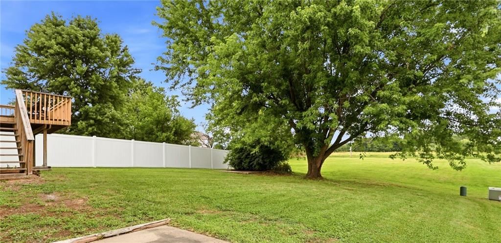 207 Parkway Drive — photo 16
