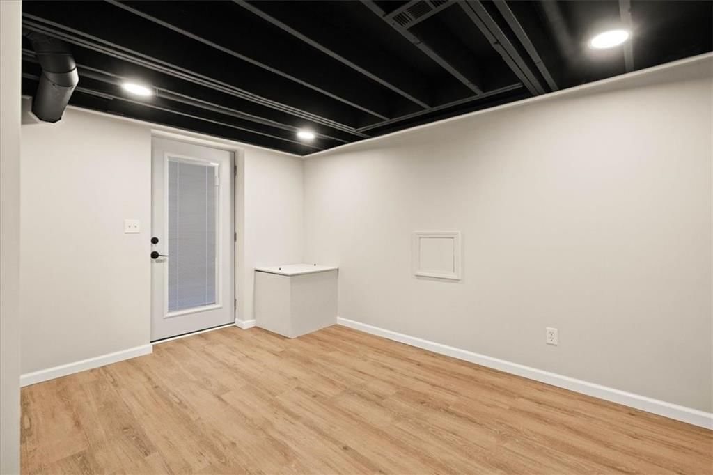 10310 Eby Street — photo 36