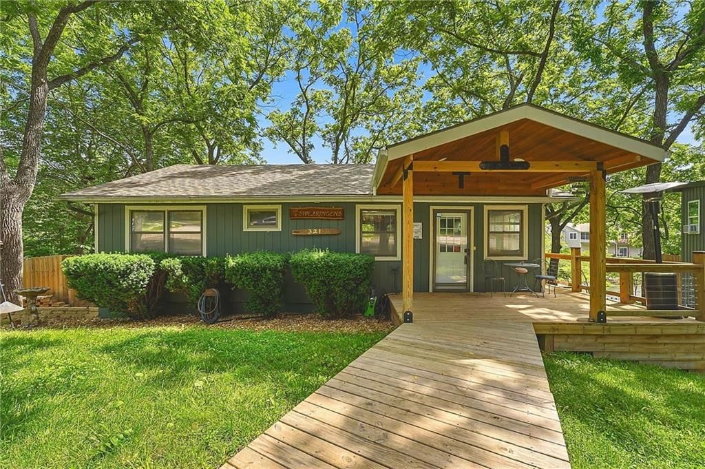 321 W Sugar Lake Drive, Mound City