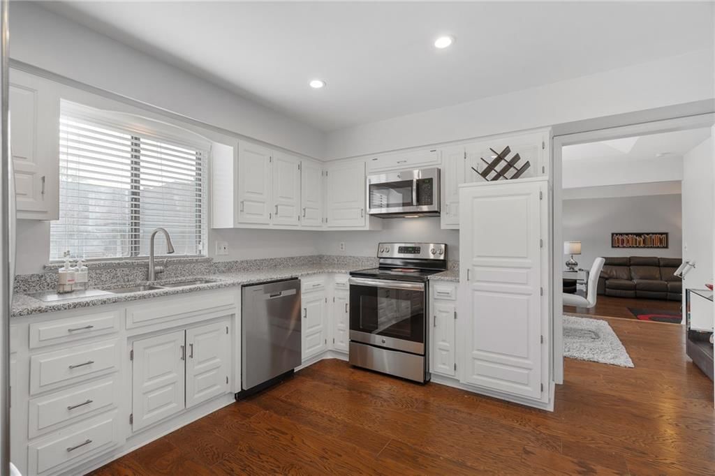 9736 Reeder Street — photo 11