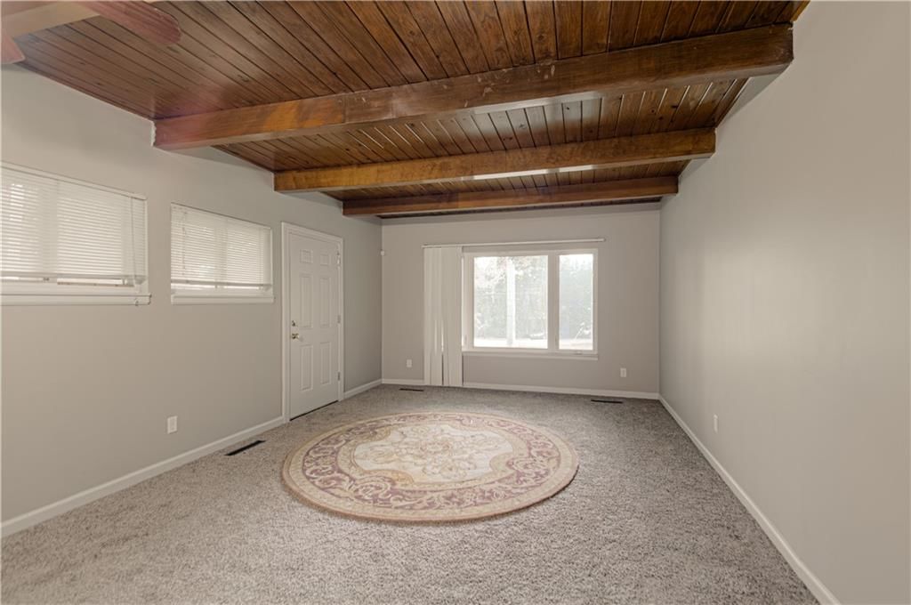 6401 Roswell Avenue — photo 4