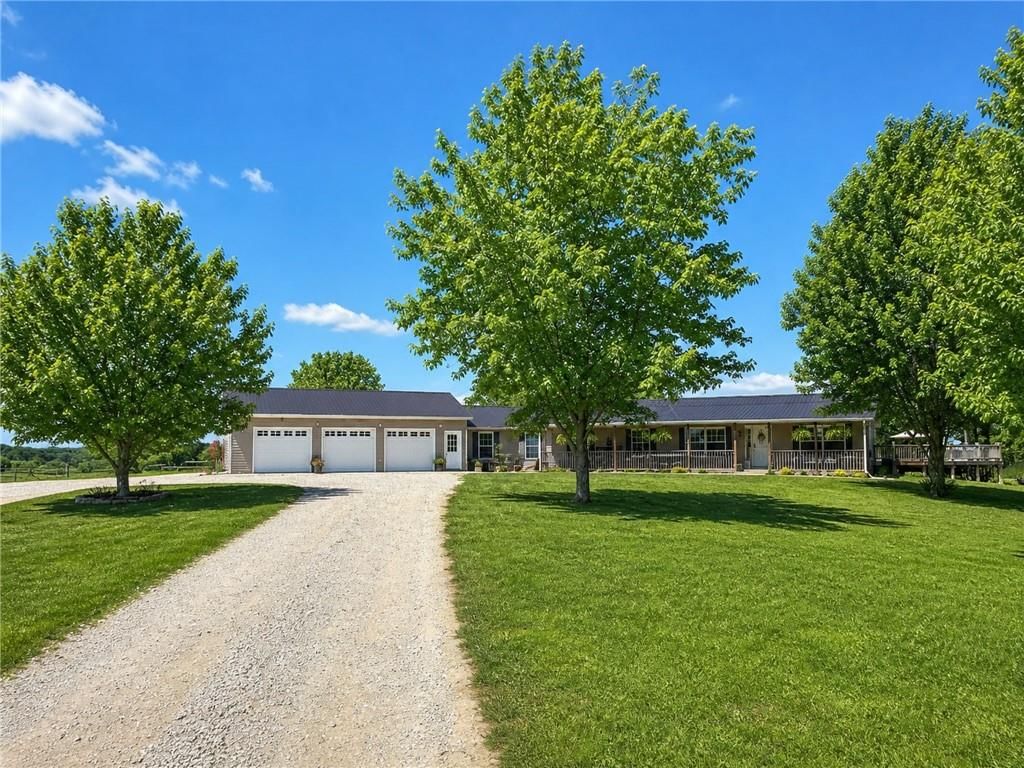 11745 Z Highway, Tina
